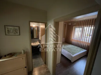 Apartament cu 3 camere, decomandat,2 bai, renovat,centrala, Dambovita - foto 4