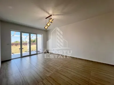 Jumatate de Duplex, 4 camere, 2 locuri de parcare,curte, Mosnita Noua - Mosnita Noua