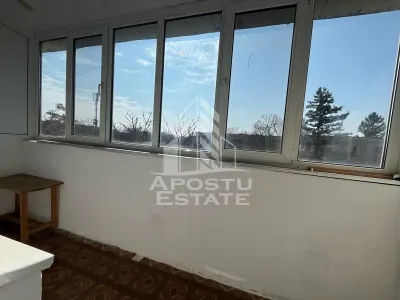 Apartament cu 3 camere, decomandat, situat in zona Sagului - foto 8