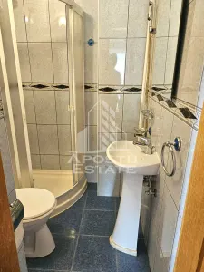 Apartament cu 3 camere, in Zona Fortuna, Arad. - foto 12