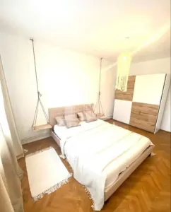 Apartament cu 4 camere, pretabil pentru muncitori, Spitalul Judetean - foto 1