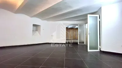 Spatiu comercial central la subsol - Arad
