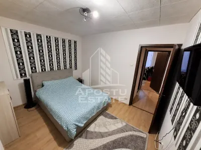 Apartament cu 4 camere de vanzare, etaj intermediar, Mircea cel batran - Timisoara