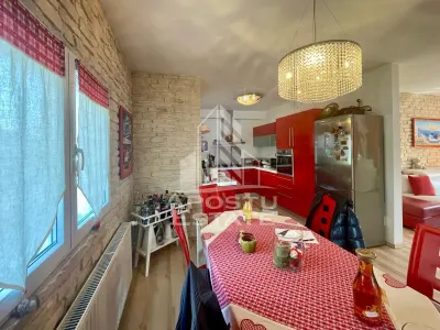 Vila cu terasa si piscina in Zadareni - foto 10