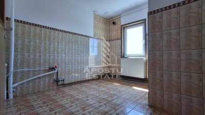 Apartament 3 camere,decomandat, nemobilat, Confectii - foto 9