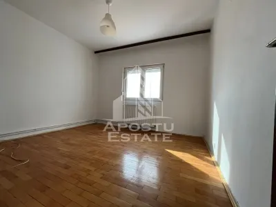 Apartament cu 3 camere, 2 bai, decomandat, centrala proprie, Sagulu - Timisoara