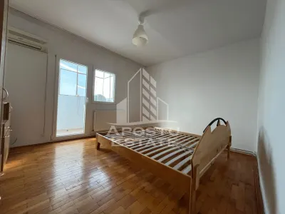 Apartament cu 3 camere, 2 bai, decomandat, centrala proprie, Sagulu - foto 5