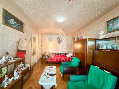 Apartament 2 camere de vanzare, boxa, zona Circumvalatiunii, Timisoara - Timisoara