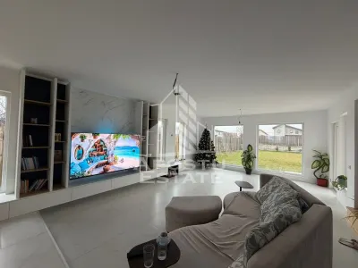 Casa individuala, 6 camere, 2 bai, garaj, teren 913, pompa de caldura - Sacalaz