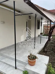 Casa curte comuna , 2 camere in Parneava - foto 4