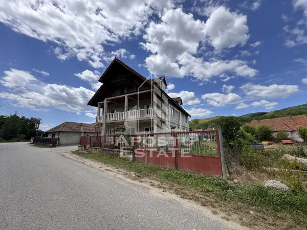Casă 10 camere Farcadin - poza 3