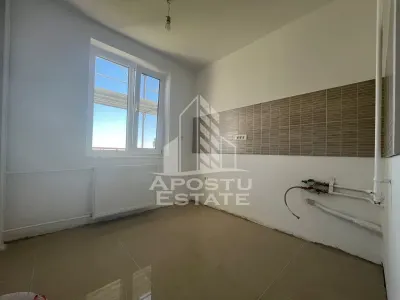 Apartament cu 2 camere, decomandat, renovat, zona Dambovita - foto 7