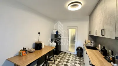 Apartament de vanzare cu 3 camere si garaj, etajul 1,  Aradului - foto 6