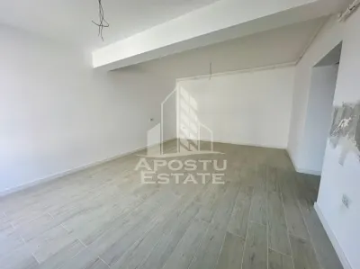 Apartament cu 2 camere la parter, zona Planetelor - foto 3