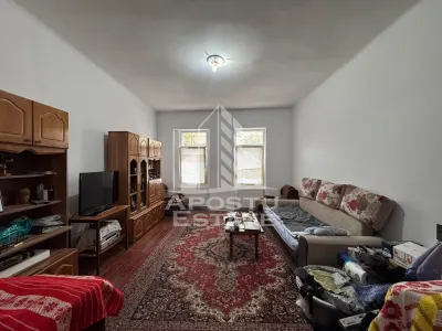 Casa cu acces stradal si posibilitate de recompartimentare - foto 3