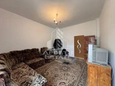 Casa cu acces stradal si posibilitate de recompartimentare - foto 6