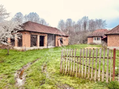 Casa cu potential amenajare pescarie- Zona Varfurile - foto 7
