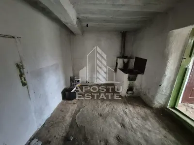 Casa veche de vanzare in Pesac, teren 1.439 mp. - foto 8