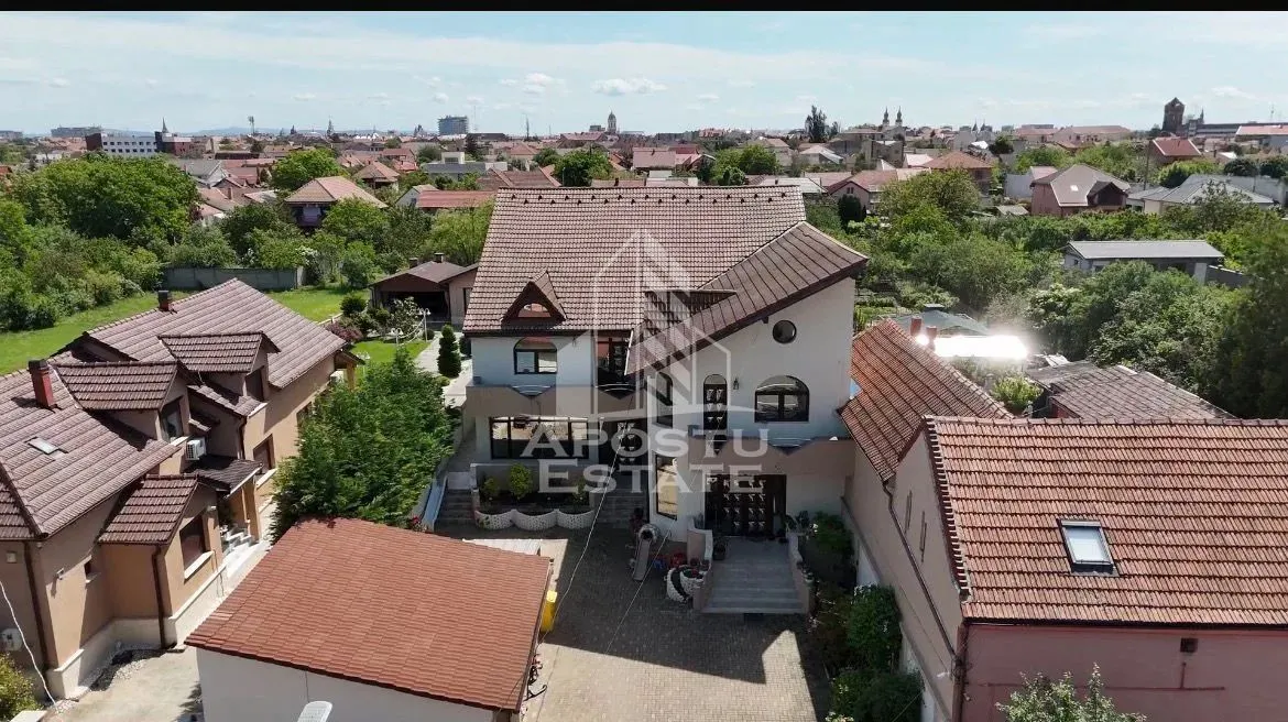 Casă 9 camere Arad - poza 1