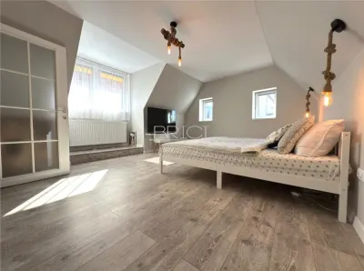 Casa, 120mp, 4 camere, 55mp Beci, cu Parcare, Str. Lunga - foto 2