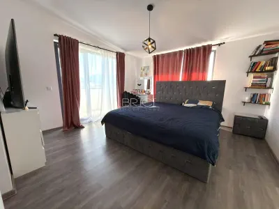 Casa, 90mp, 3 camere, 3 bai, cu Garaj si Curte - foto 4