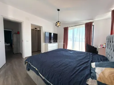 Casa, 90mp, 3 camere, 3 bai, cu Garaj si Curte - foto 5