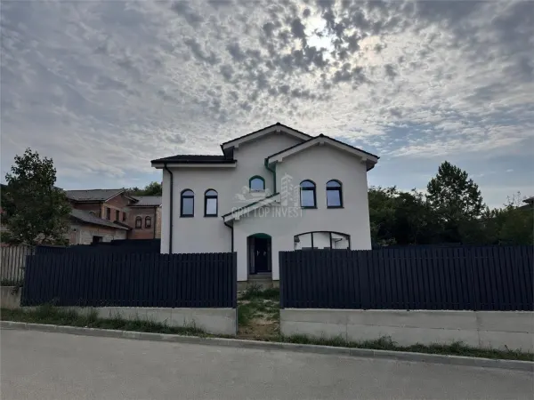 Casă 4 camere Sibiu - poza 1
