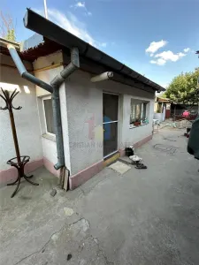 Casa 82mp utili 3 cam, teren 239mp C.Galati - Plantelor, in spatele Scolii 18 - foto 2