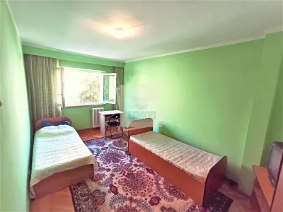 Apartament decomandat 4 camere 2 bai  Mihai Viteazu etaj 3 - foto 4