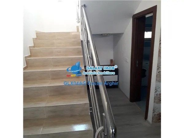 Casă 4 camere Pitești - poza 4