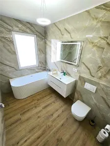 Prima inchiriere | Apartament 3 camere complet mobilat si utilat - foto 19