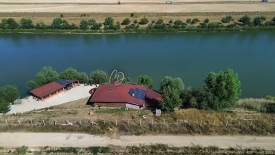 MDI Casa din busteni cu balta - foto 2