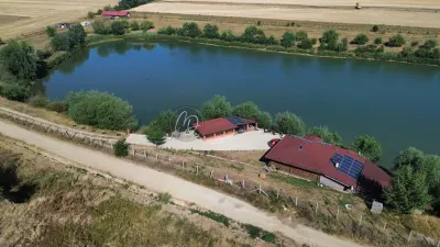 MDI Casa din busteni cu balta - foto 3