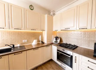 Apartament 3 camere Tractorul-Qualis,lux,mobilat-utilat,parcare,189000 Euro neg - foto 4
