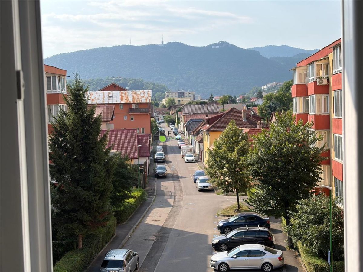 Apartament 2 camere, total renovat, str. Avram Iancu - Brasov