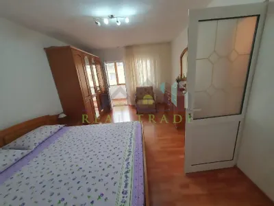 Apartament 2 camere decomandat intrare Racadau - foto 2