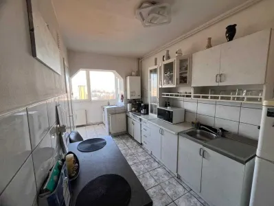 Apartament 3 camere, Astra -Ciucas,decomandat,2 gr,128000 Euro - foto 4