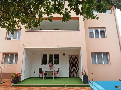 Vila Dristor, cu piscina, garaj, posibilitate spatiu comercial - Bucuresti