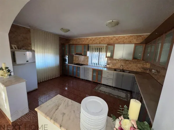 Casă 6 camere Botarlau - poza 9