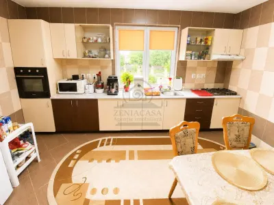 Casa 5 camere 3 bai + 1550 mp teren, Aroneanu Iasi - foto 6