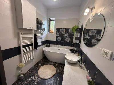 CASĂ INDIVIDUALĂ | TEREN GENEROS | POZIȚIE DE COLȚ | ACCES ASFALTAT | POSIBILITATE DE CONSTRUIRE A UNEI A DOUA CASE - foto 5