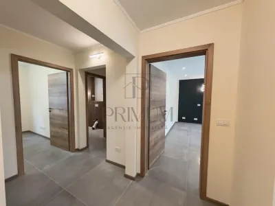 COMPLEX STUDENTESC - PARTER - RENOVAT - 3 CAMERE - 2 BAI - INCALZIRE PARDOSEALA - BALCON - Timisoara