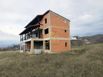Casa DUPLEX P+1+M in Moldova Noua - foto 4