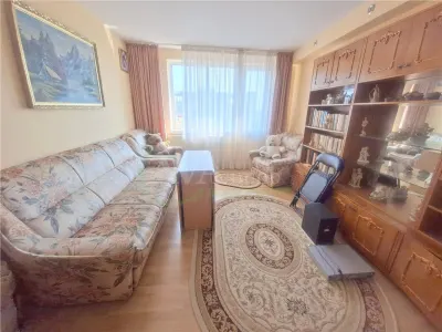 Apartament 2 camere decomandat, zona Cornisa - Bacau