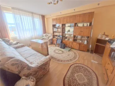 Apartament 2 camere decomandat, zona Cornisa - foto 2
