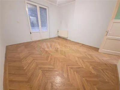 Apartament 2 camere decomandat, zona Narcisa - Bacau