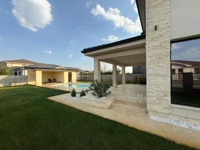 VILĂ PREMIUM CU PISCINĂ ÎNCĂLZITĂ | MOȘNIȚA NOUĂ | 605 MP TEREN - foto 3
