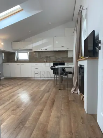 Apartament 3 camere Dumbrăvița - poza 1