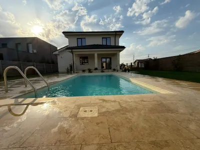 CASA INSIDIVUALA - SUPERBA - PISCINA INCALZITA - ZONA EXCELENTA - foto 4