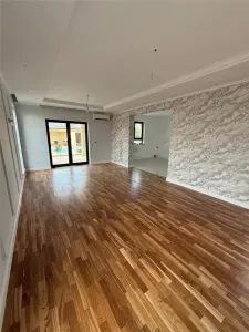 CASA INSIDIVUALA - SUPERBA - PISCINA INCALZITA - ZONA EXCELENTA - foto 9